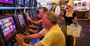 Menu navigasi aplikasi data sgp dengan tab live casino dan sportsbook